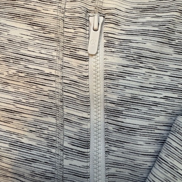 Lululemon Define Jacket, Wee Are From Space in Ice Grey Alpine White, SZ 8 - Picture 5 of 11